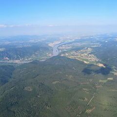 Flugwegposition um 15:16:44: Aufgenommen in der Nähe von Gemeinde Bergern im Dunkelsteinerwald, Österreich in 1516 Meter